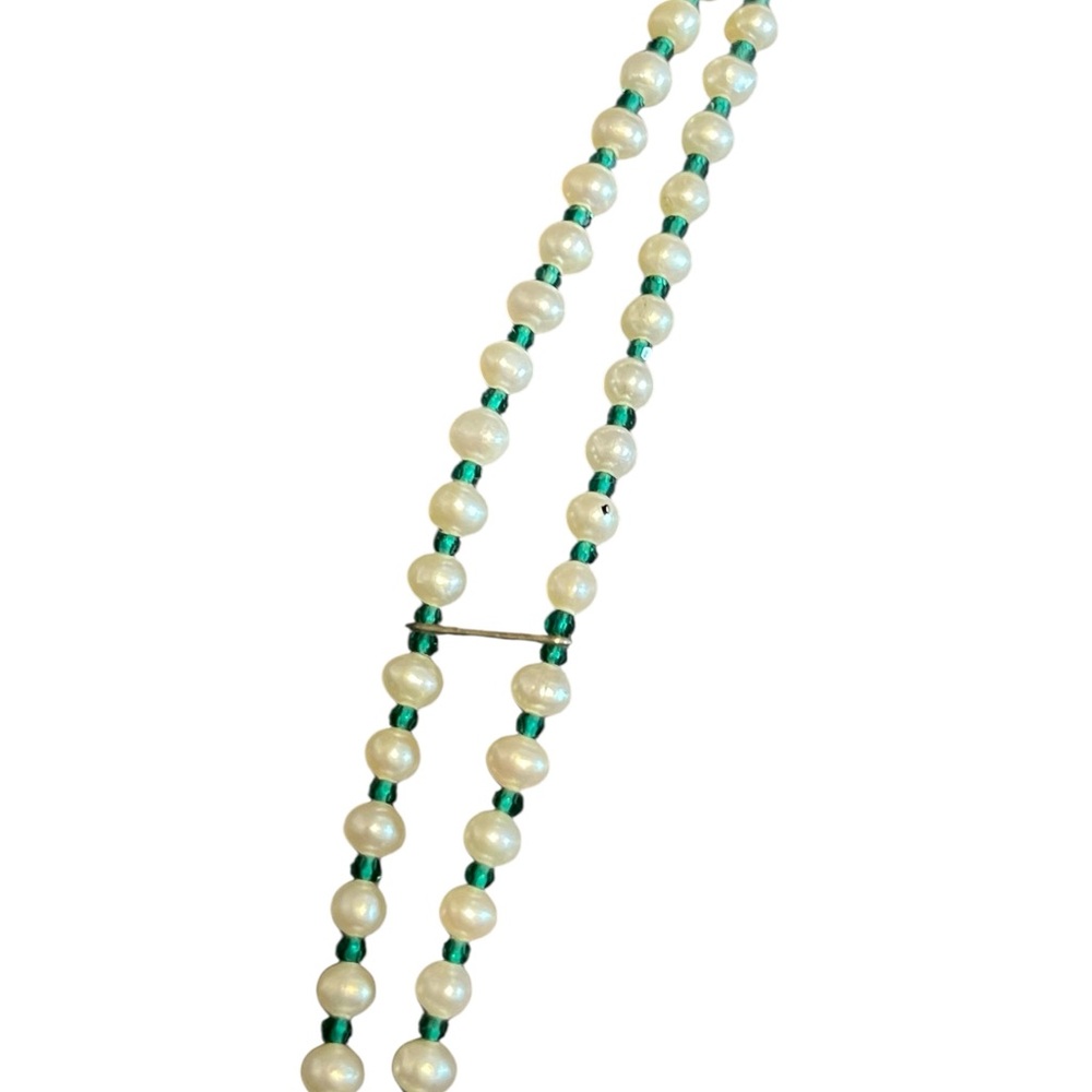 Chic Gold and Cream Beaded Necklace - Picture 2 of 2
